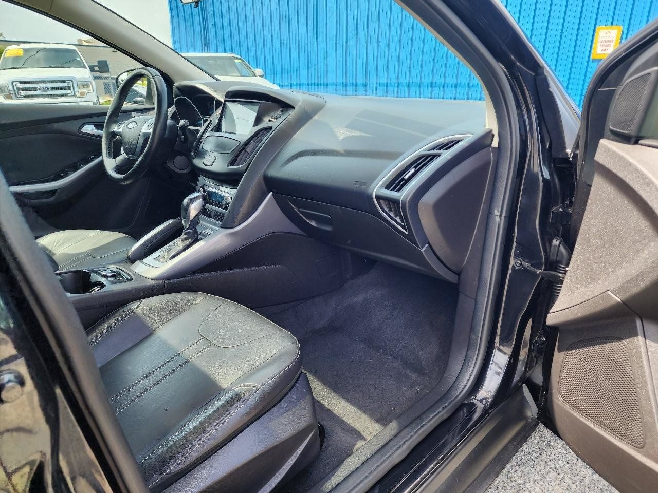 Used 2014 Ford Focus Titanium FWD image 27