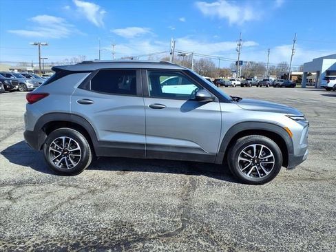 Used 2025 Chevrolet TrailBlazer LT image 11