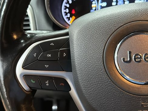 Used 2020 Jeep Grand Cherokee Limited AWD/4WD image 12