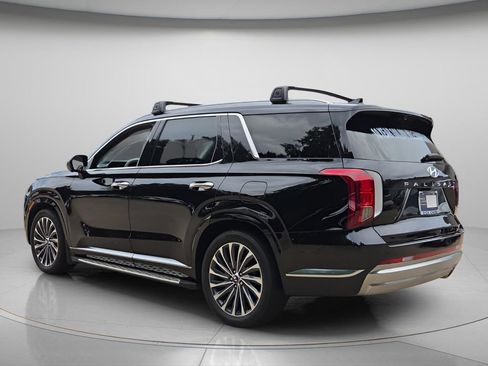 Used 2025 Hyundai Palisade Calligraphy FWD image 6