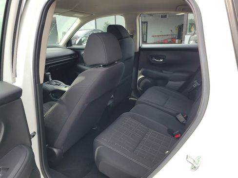 Certified 2024 Honda HR-V LX image 12