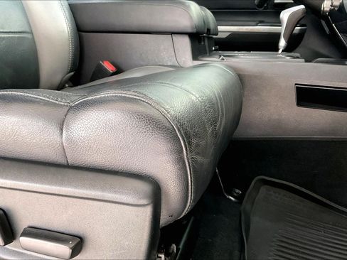 Used 2021 Toyota Tundra Limited w/ Limited Premium Package AWD/4WD image 25