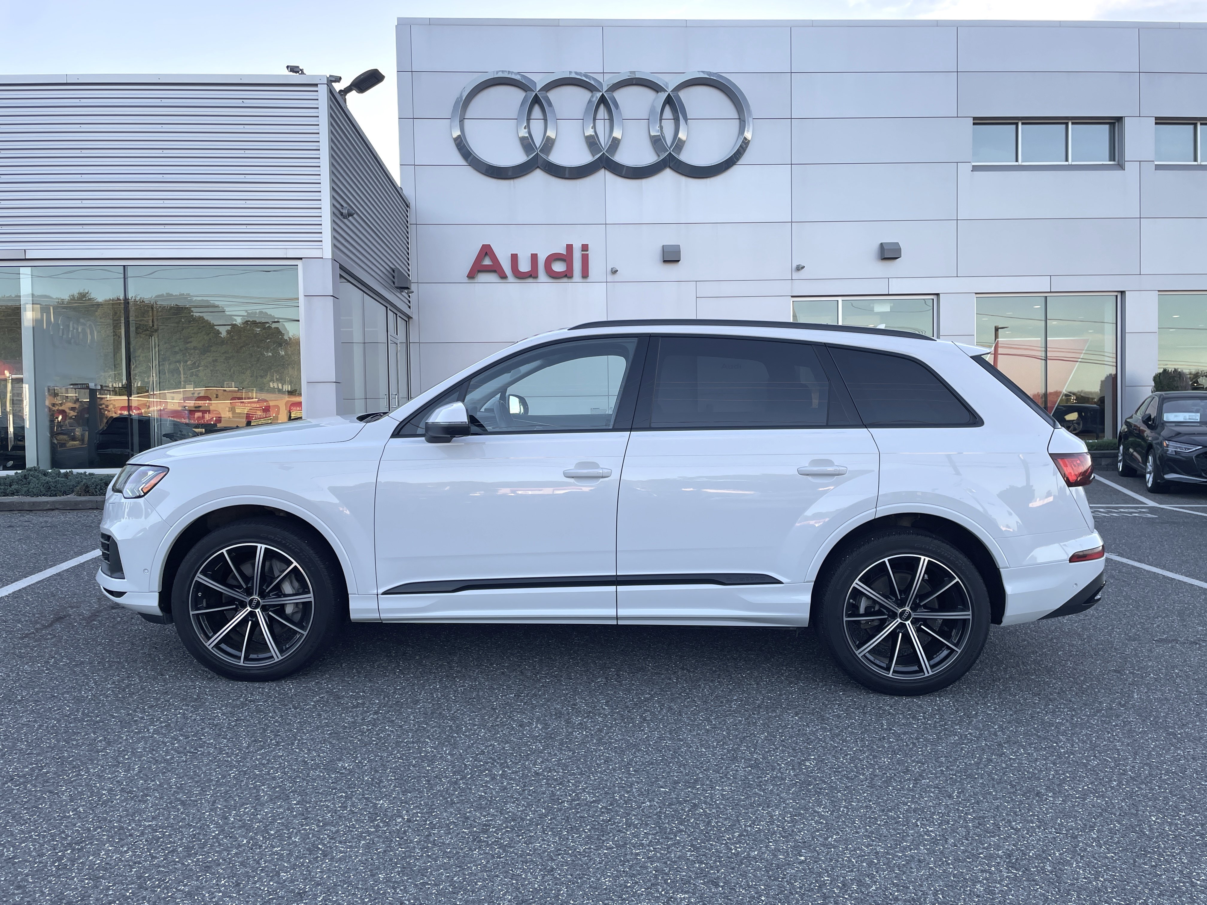 Certified 2024 Audi Q7 3.0T Premium Plus AWD/4WD image 4