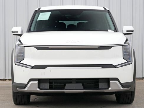 Used 2024 Kia EV9 Light image 6