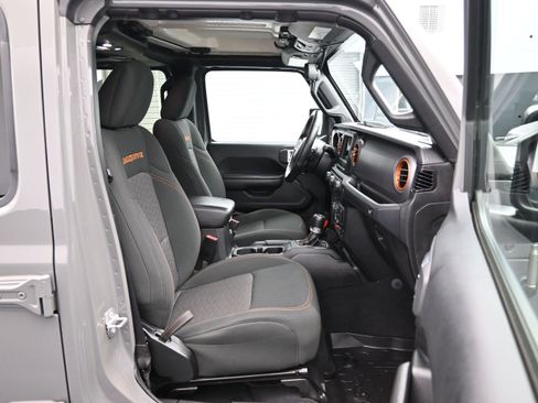 Used 2020 Jeep Gladiator Mojave w/ Trailer Tow Package AWD/4WD image 13