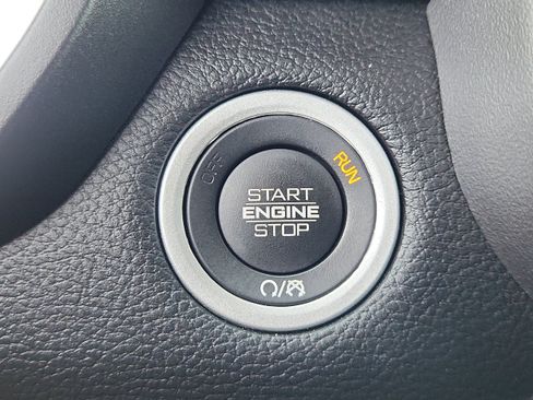 Used 2025 RAM 1500 Laramie AWD/4WD image 23