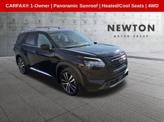 Used 2023 Nissan Pathfinder Platinum w/ Black Appearance Package AWD/4WD video 1