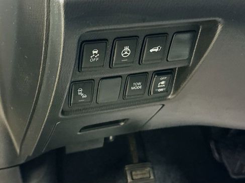 Used 2018 Nissan Pathfinder SL w/ Midnight Edition Package image 11