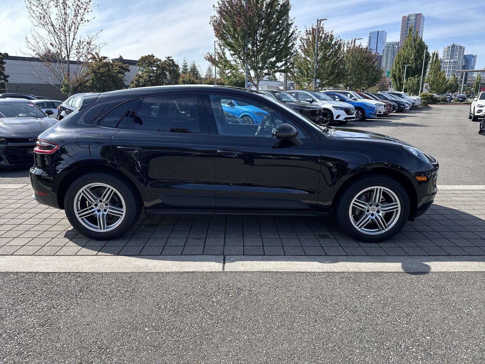 Used 2018 Porsche Macan AWD/4WD image 4