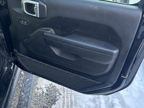 Used 2022 Jeep Wrangler Unlimited Sport image 10