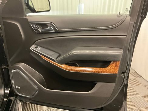 Used 2019 Chevrolet Suburban Premier image 25