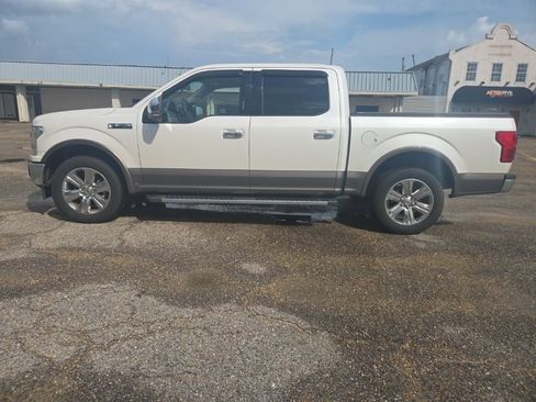Used 2019 Ford F150 Lariat w/ Equipment Group 502A Luxury RWD image 9