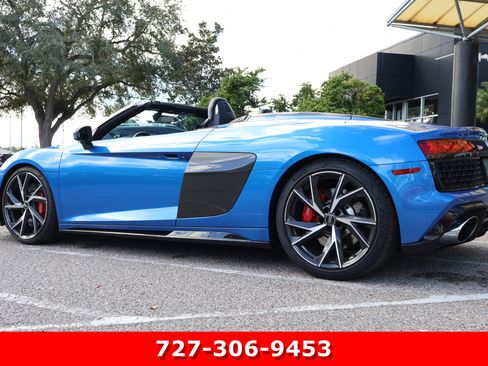 Used 2021 Audi R8 V10 w/ Premium Package image 8