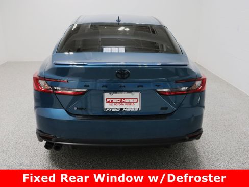 Used 2025 Toyota Camry SE image 8