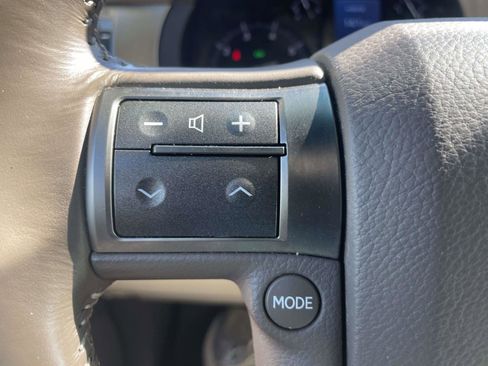 Used 2015 Lexus GX 460 w/ Premium Package AWD/4WD image 16