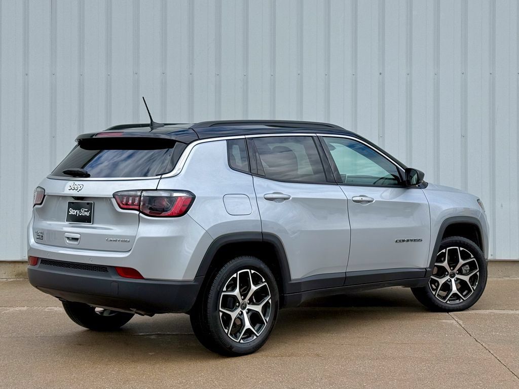 Used 2025 Jeep Compass Limited AWD/4WD image 6