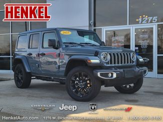 Used 2025 Jeep Wrangler Unlimited Sahara w/ Safety Group video 1