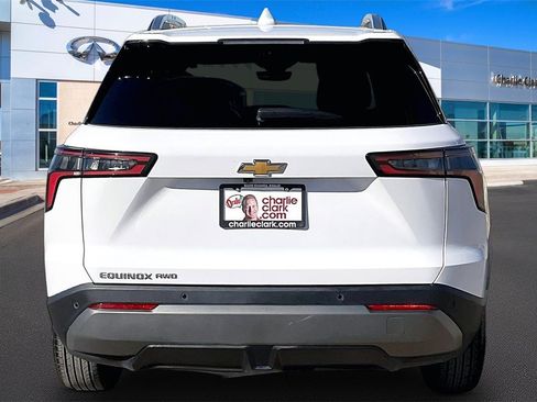 Used 2025 Chevrolet Equinox LT w/ Convenience Package II image 4