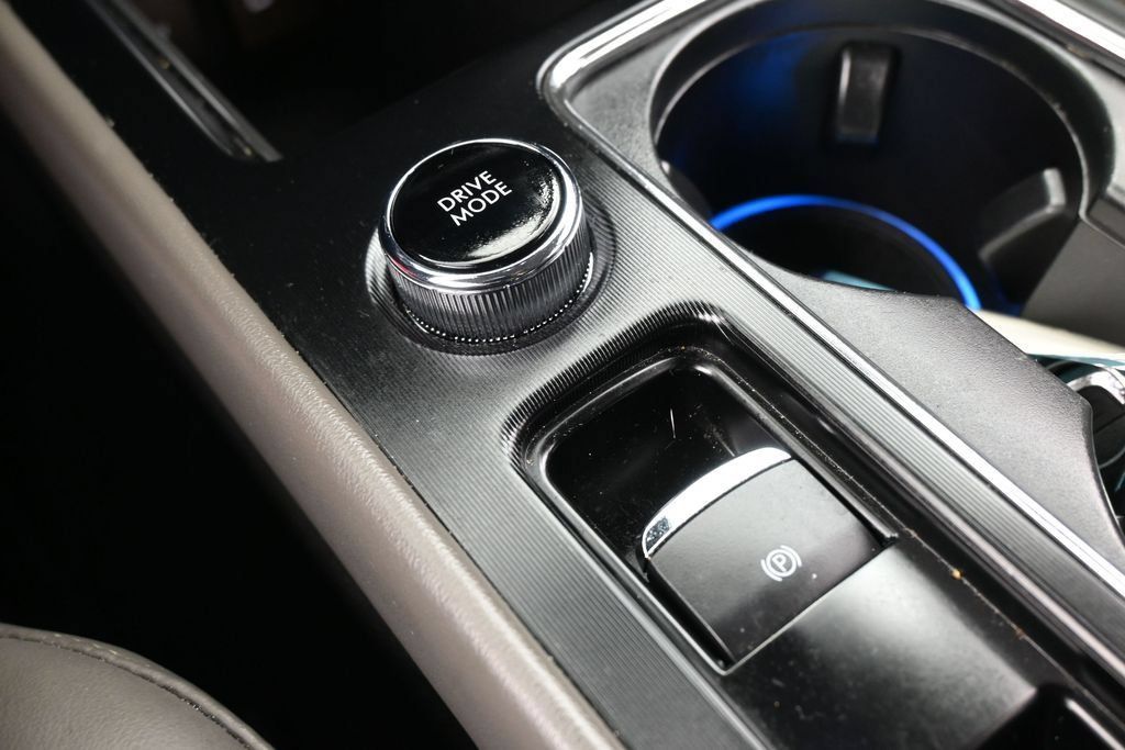 Used 2024 Lincoln Corsair Grand Touring AWD/4WD image 23
