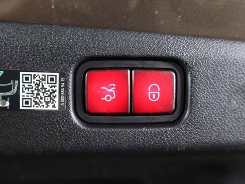 Used 2025 Mercedes-Benz E 450 4MATIC Sedan w/ Multicontour Seating Package image 22