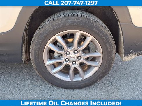 Used 2023 GMC Terrain SLT image 10