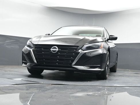 New 2025 Nissan Altima 2.5 SV w/ SV Special Edition Package image 43