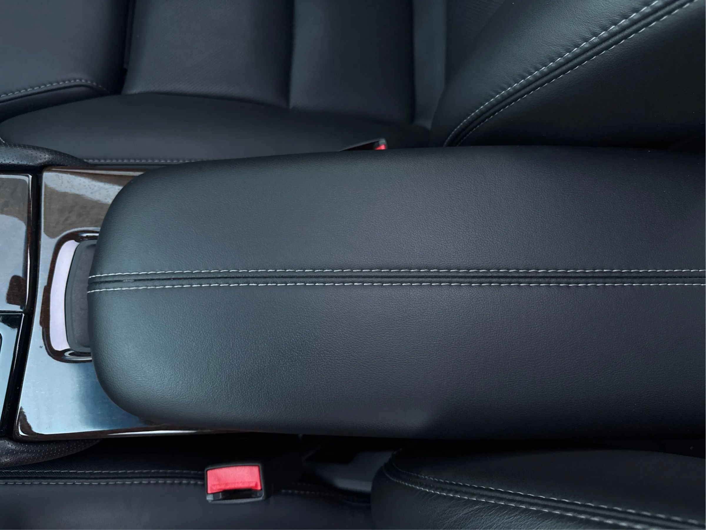 Used 2013 Cadillac XTS Premium FWD image 32