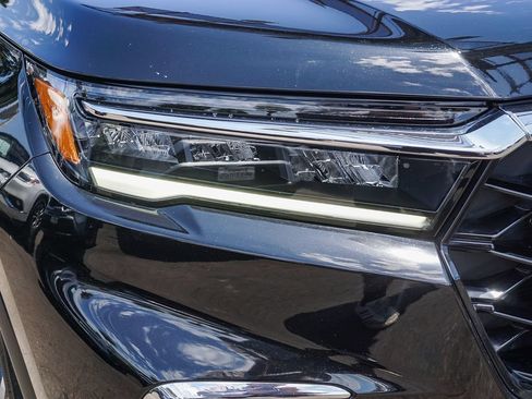 Used 2023 Honda Pilot Elite image 11