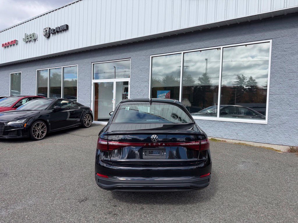 Used 2025 Volkswagen Jetta Sport FWD image 4