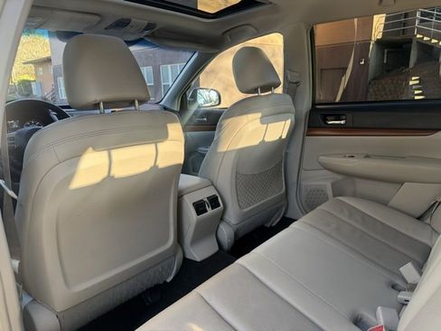 Used 2014 Subaru Outback 2.5i Limited w/ Moonroof Package image 28