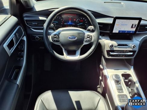 Used 2024 Ford Explorer XLT w/ Equipment Group 202A image 7