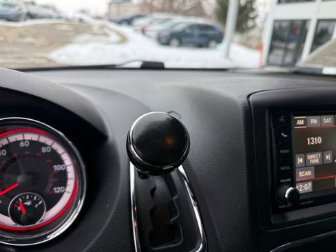 Used 2019 Dodge Grand Caravan SXT image 26