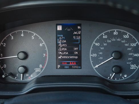 Used 2025 Toyota Corolla SE image 4