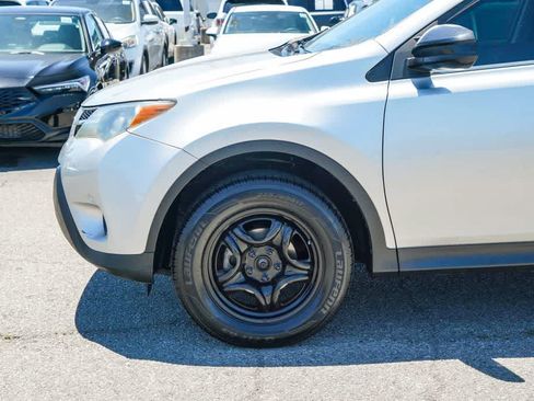 Used 2014 Toyota RAV4 LE FWD image 9