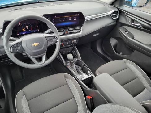Used 2025 Chevrolet TrailBlazer LT AWD/4WD image 26