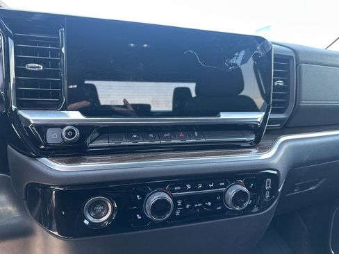 Used 2022 Chevrolet Silverado 1500 LT AWD/4WD image 5