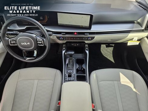 Certified 2025 Kia Sorento S w/ Panoramic Sunroof Package FWD image 24