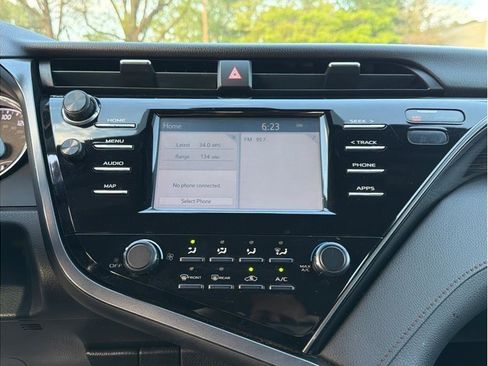 Used 2019 Toyota Camry LE image 15