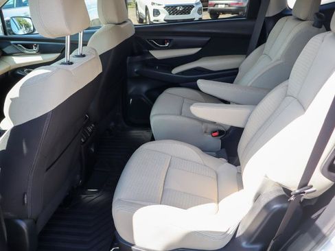 Used 2019 Subaru Ascent Premium AWD/4WD image 11
