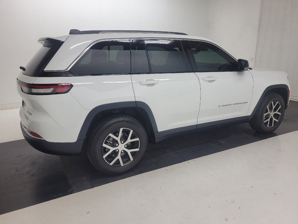 Used 2023 Jeep Grand Cherokee Limited AWD/4WD image 10