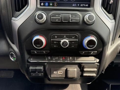 Used 2021 GMC Sierra 2500 SLE w/ SLE Value Package; AWD/4WD image 13