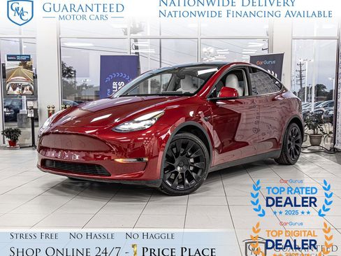 Used 2024 Tesla Model Y Long Range AWD/4WD image 1