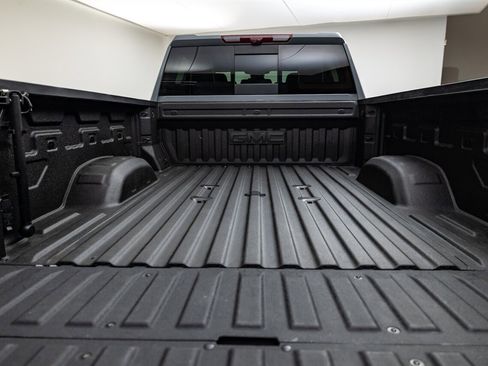 Used 2025 GMC Sierra 2500 AT4X w/ AT4X AEV Edition image 30