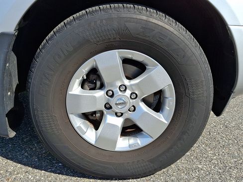 Used 2013 Nissan Frontier SV AWD/4WD image 5