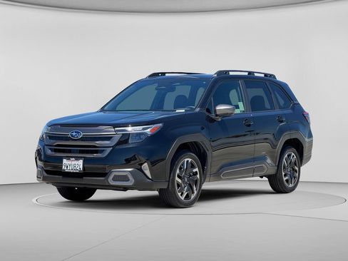 Certified 2025 Subaru Forester Limited AWD/4WD image 7