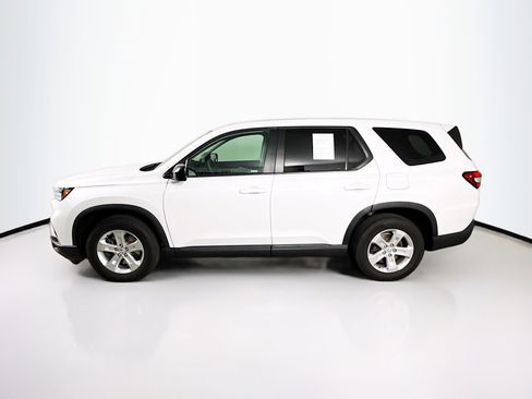 Certified 2024 Honda Pilot LX image 7