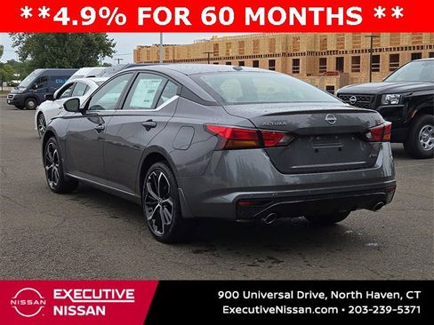 New 2025 Nissan Altima 2.5 SR image 3
