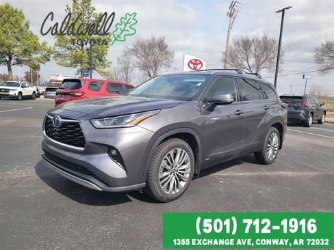 Certified 2021 Toyota Highlander Platinum image 1