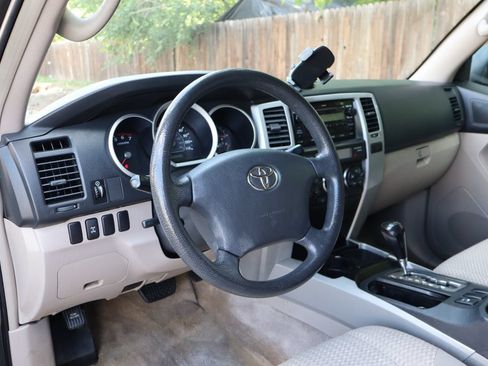 Used 2006 Toyota 4Runner SR5 AWD/4WD image 15