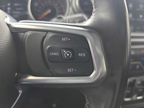Used 2019 Jeep Wrangler Unlimited Sahara w/ Uconnect 4C Nav & Sound Group AWD/4WD image 30